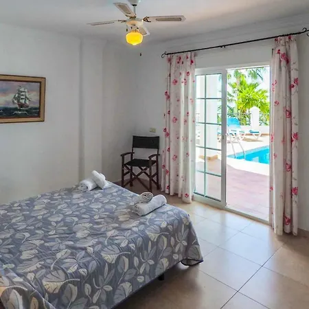 El Paraiso Villa *